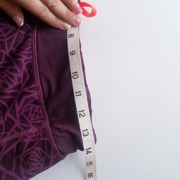 Lululemon | Speedway 2.5" Inseam Shorts size 6‎ - Picture 6 of 9